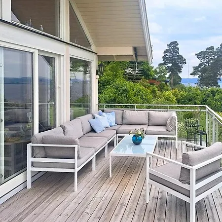 With Veranda And Fjord View Near Tonsberg Feriehus Holmestrand