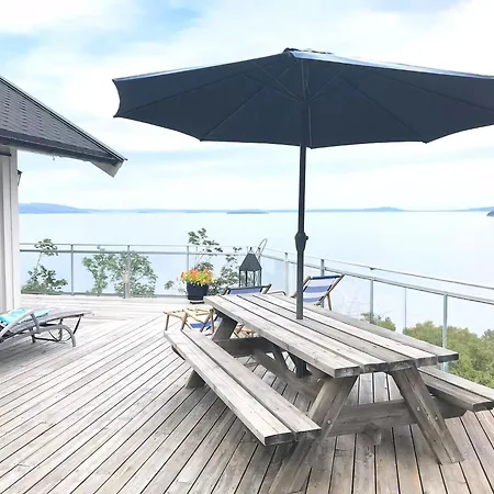 With Veranda And Fjord View Near Tonsberg Holmestrand