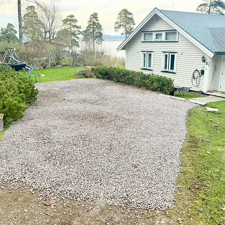 Feriehus With Veranda And Fjord View Near Tonsberg