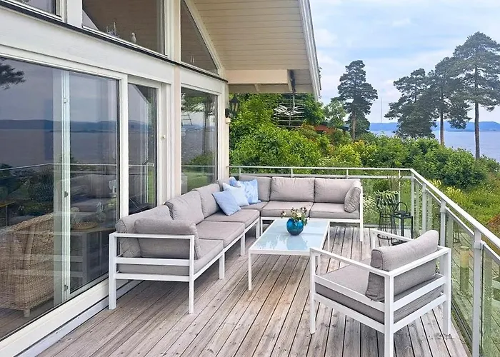 With Veranda And Fjord View Near Tonsberg Дом отдыха Holmestrand
